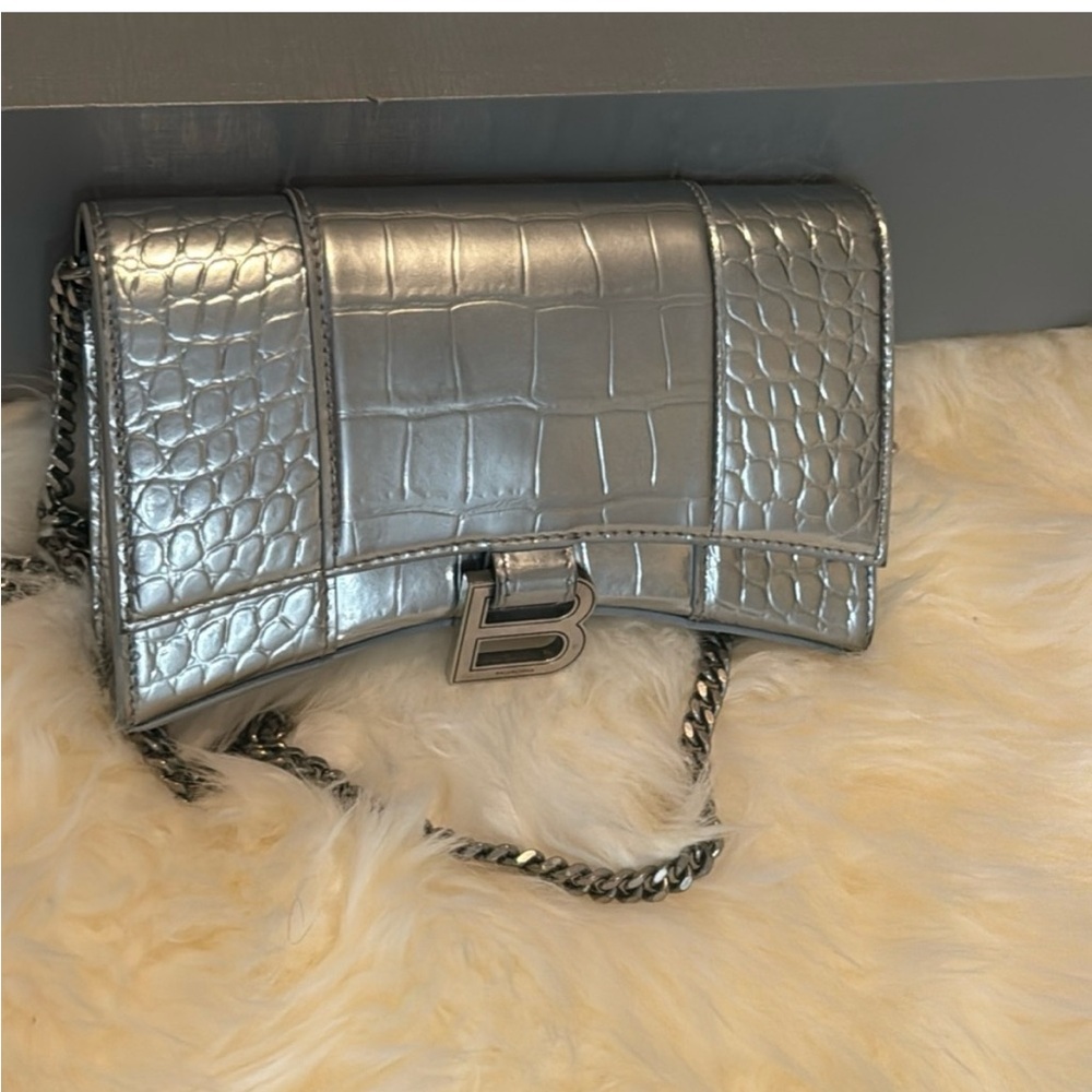 Balenciaga Chain Wallet… Silver